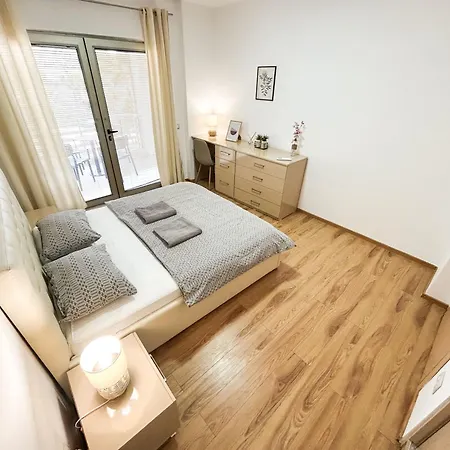 Currilave 664 Apartment Durres